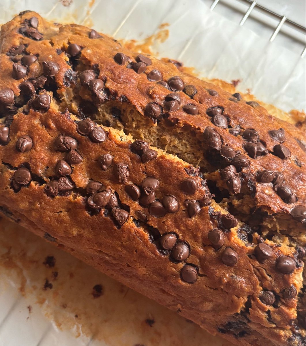istsmei's tweet photo. enakk bangett jujur kmrn habiss bikin inii trs langsung habis seloyang sehari 😭🍫🍌 pd doyan happy bgt

#baking #cake #bolupisang #bananabread https://t.co/21feiworeQ