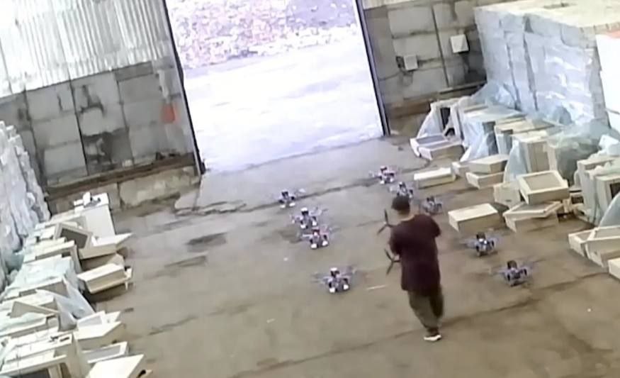 AMK_Mapping_'s tweet photo. The Russian FSB thwarted another attempt by Ukraine at carrying out a large-scale attack using FPV drones, this time at an  unspecified "strategically important facility" in Moscow Oblast. 

The FSB claims that the SBU assembled 35 FPV drones in Kyiv, equipped with Canadian-made control systems. The drones were reportedly smuggled into Russia in shipments of Spanish ceramic tiles through Slovakia and Poland, allegedly with the help of European intelligence services.

A hangar was then rented by two Moldovan citizens, which was where they planned to launch the drones from. One of the perpetrators was detained while the other tried to resist and was killed by FSB personnel.  

Yesterday, another similar Spiderweb-style attack was thwarted by the FSB on the Ukrainka and Shagol Airbases in the Far East.