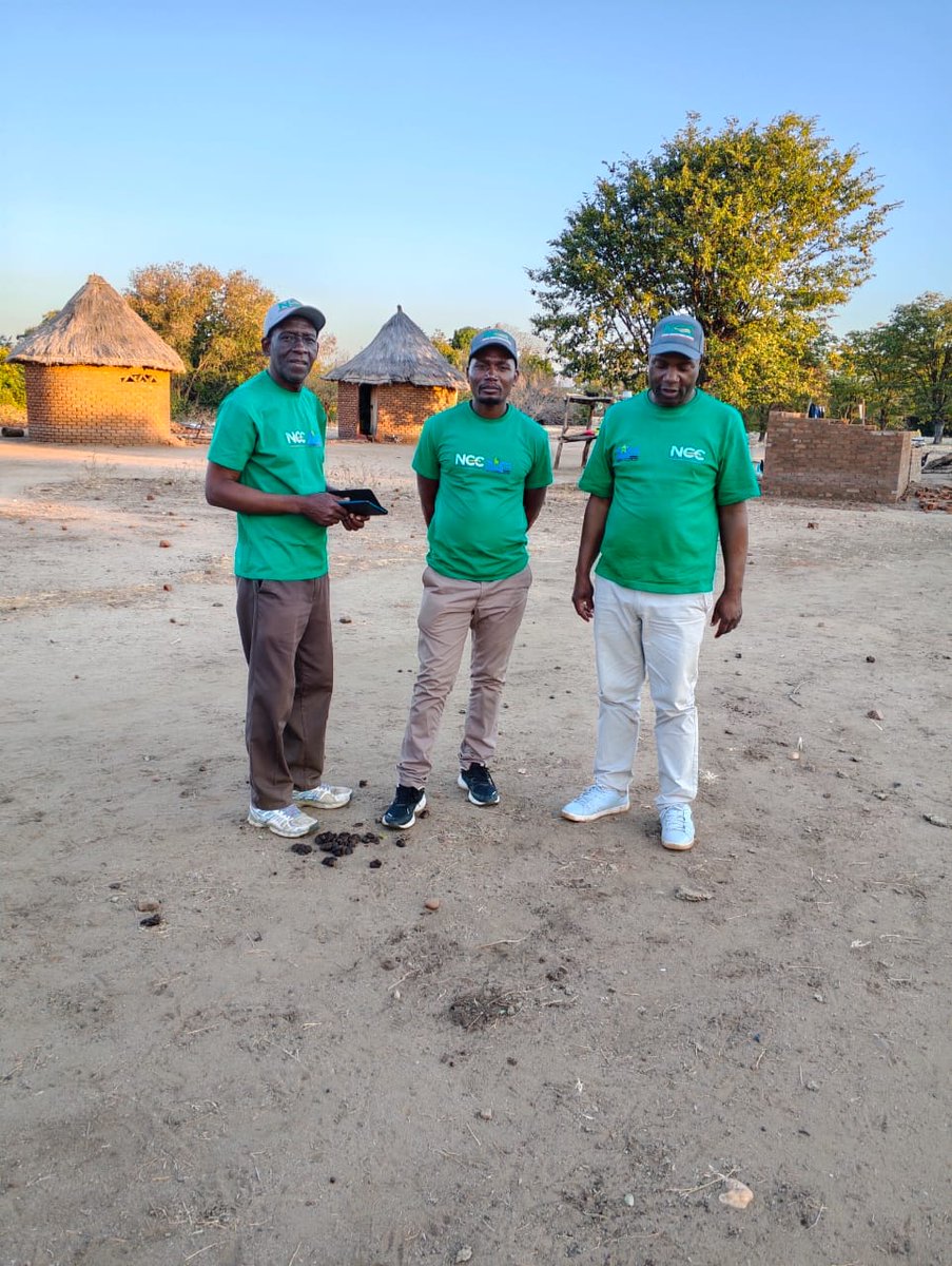 ncczimbabwe's tweet photo. The Rural Competitiveness Index (RUCCI) Survey continues in Mkumbura, where Enumerator Rusike Oliver, under the supervision of Manjengwa, is collecting data to support evidence-based rural development. https://t.co/OAEguB6px2