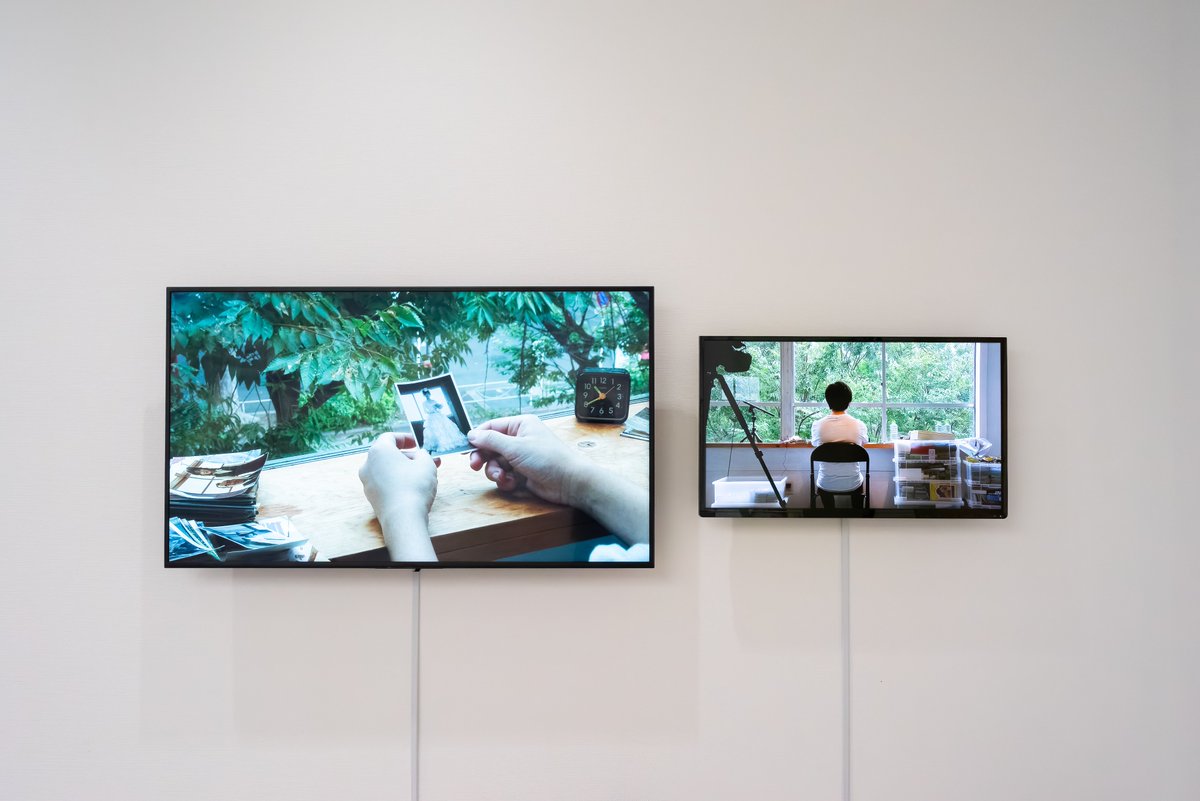 haradayuki2's tweet photo. 現在、広島市現代美術館で開催中の「コレクション展2026-Ⅰ：タイムマシーン」にて、原田の《One Million Seeings》と河原温の《One Million Years》が並置されています。制作時には予想だにできなかった並びがとても嬉しい。。

@HiroshimaMOCA 
Photo: Namo Kawabe @minamooooou https://t.co/QU6o4aWzdP