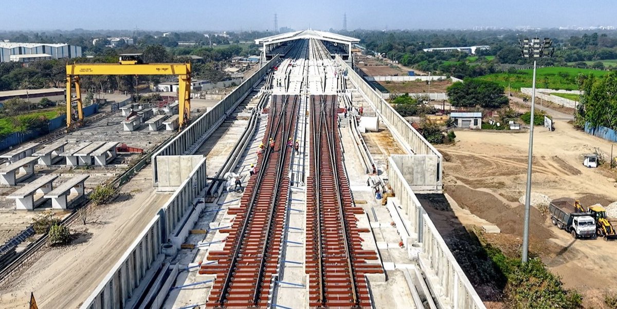 Siege4570's tweet photo. NHSRCL floats a key pre-construction tender for the Chennai-Bengaluru Bullet Train (CBHSR). The 150-day package includes final alignment, DPR refinement, surveys, tunnel design &amp; station GADs , another major step towards the expected CCEA approval in 2027. 🚄🇮🇳 https://t.co/aSkFjULz2u