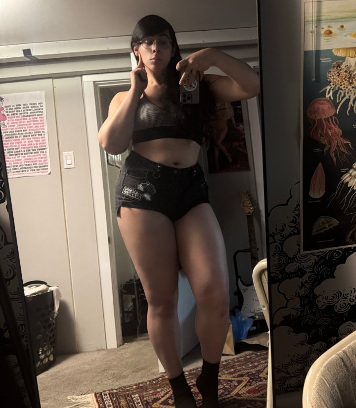 oaa_amir's tweet photo. stay if you like transgirls 🏳️‍⚧️ https://t.co/kqLuyCWSnz