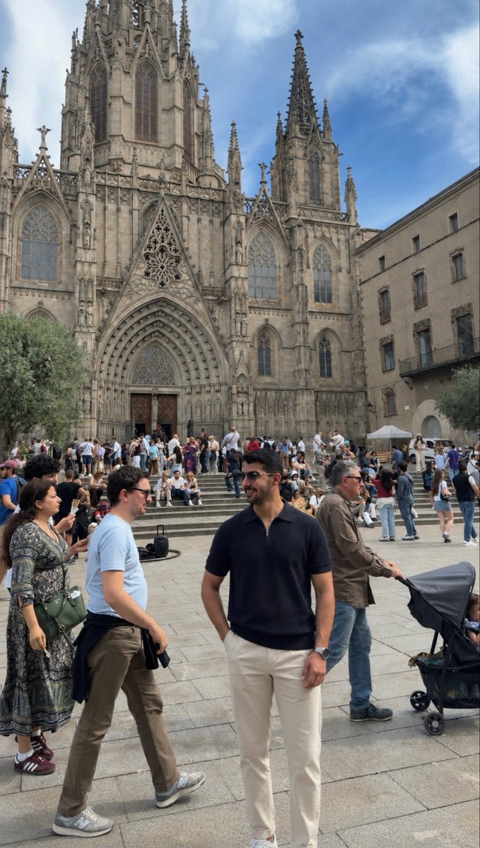 kn01h's tweet photo. Barcelona💙❤️ https://t.co/wAGv5KUfJK