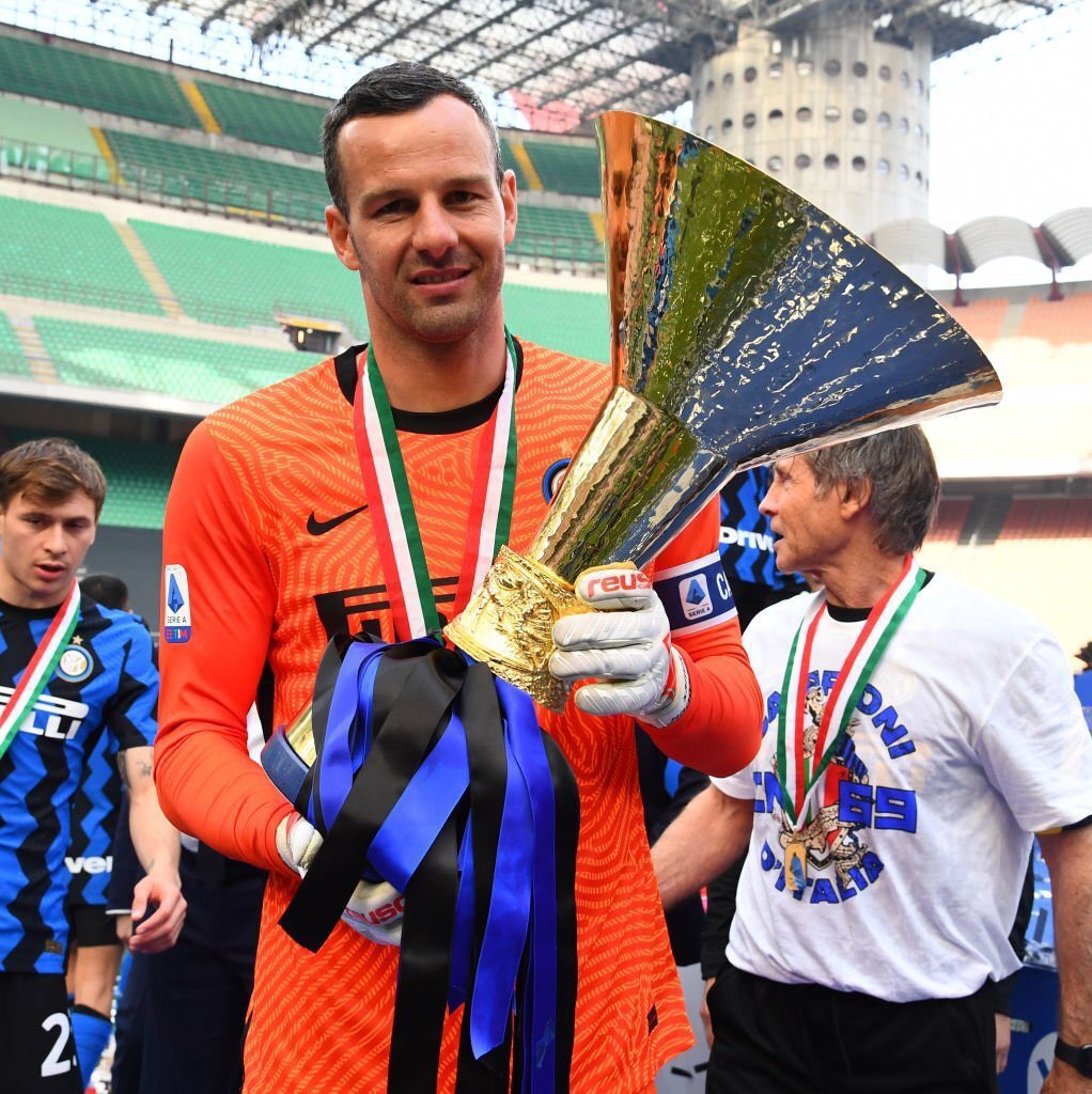 Inter Xtra tweet media