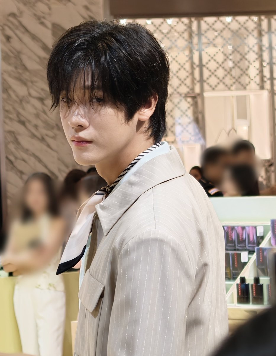 jrdpgb's tweet photo. 🐶😎

#jimmy_jimmoi #จมอ่านว่าจอมอ 🐶˖⁠♡

#PradaBeauty 
#PradaBeautyTH 
#PradaMarketTH https://t.co/oAY2N1iL19
