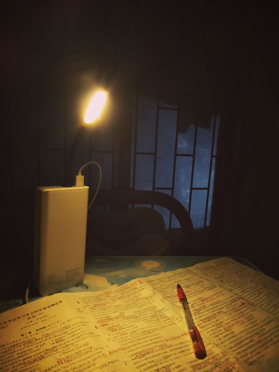 ccnwv85762257's tweet photo. Finished the final exam paper at 2 a.m. and closed the laptop—freedom tastes way better than I expected! ， https://t.co/1ZKLWjHZ99