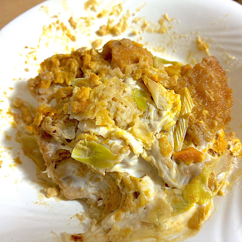 spicewielder09's tweet photo. 昨夜の夕食。　#料理記録　#料理好き　#お腹ペコリン部　#エスニック料理くらぶ　#納豆　#きのこのマリネ　#おにぎり　#かつ煮　#ペッパーマカロニサラダ　#冷やして食べるレモンチキン https://t.co/JTA430nd4Z