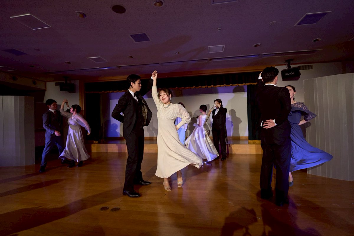 type4132mine's tweet photo. 京都大学ミュージカルサークル　カーテンコール　@kyodaimusical
「サウンド・オブ・ミュージック」 

場所　京都市下京青少年活動センター
#ゲネ撮影 #舞台写真 #stagephoto https://t.co/RgO22Y3GyI