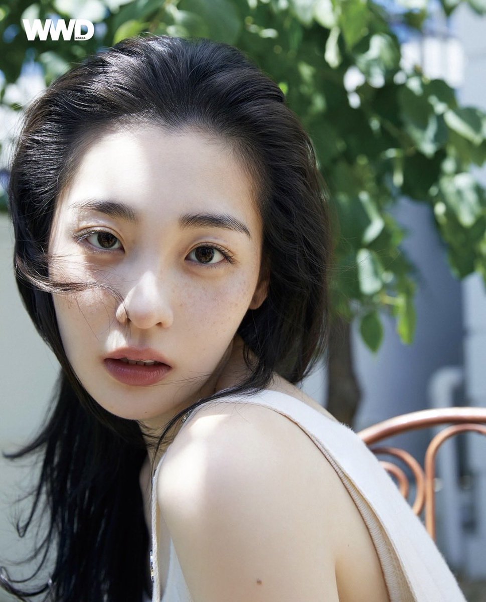 plzspellgabbana's tweet photo. 김민하 롱샴 화보 진짜좋으네 여름이었다네 https://t.co/WTAuUOtZjb