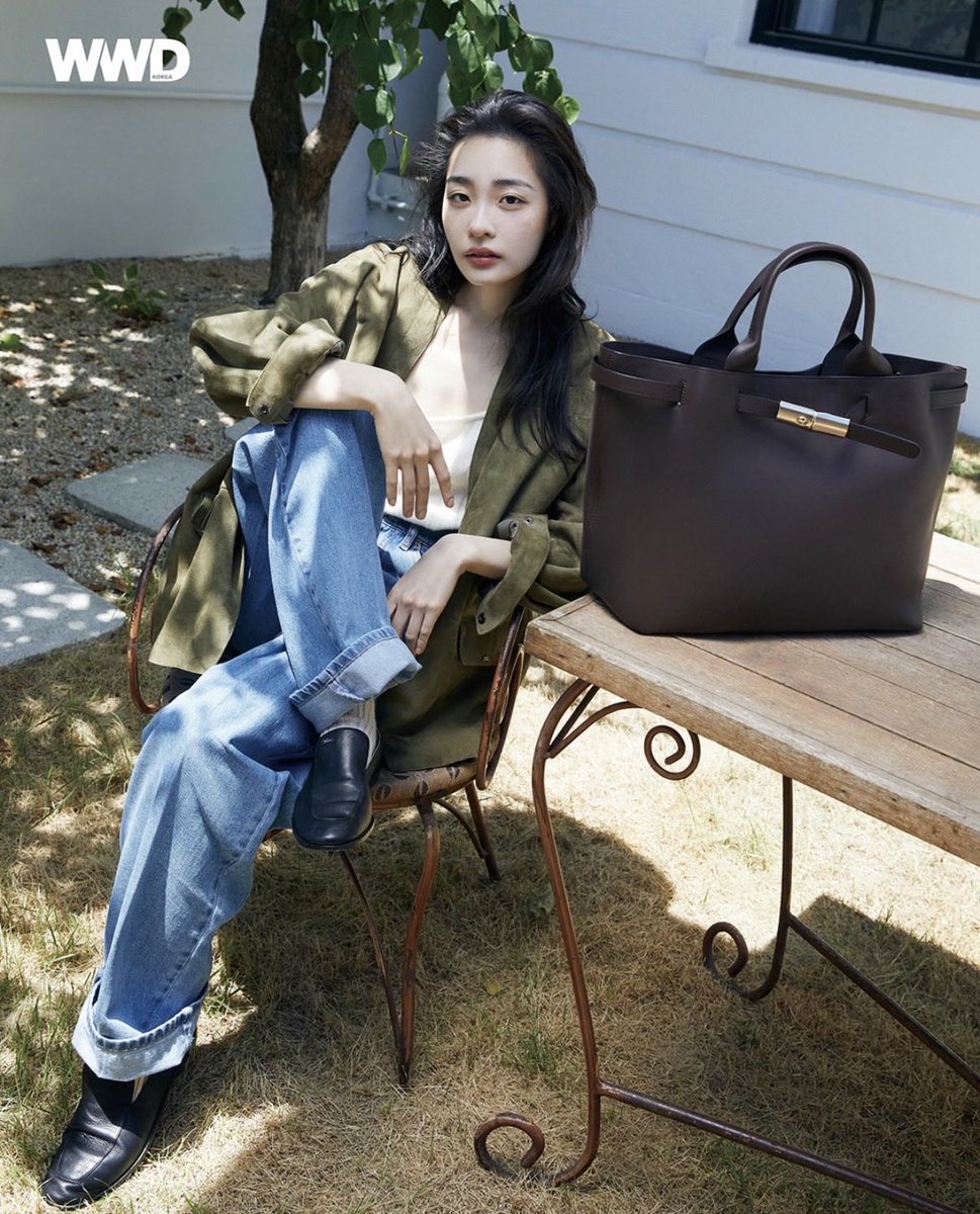 plzspellgabbana's tweet photo. 김민하 롱샴 화보 진짜좋으네 여름이었다네 https://t.co/WTAuUOtZjb