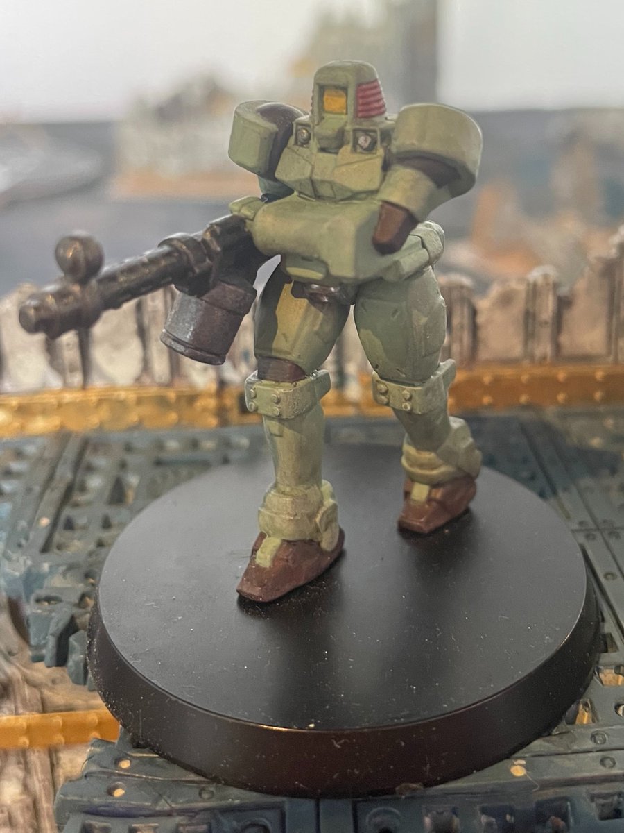 charonsuidou's tweet photo. 「私のリーオーは十分速いさ」

量産型MS《リーオー》をペイントしてみました！
シンプルな機体だからこそ、ウェザリングがよく映えます✨
#ガンダムアッセンブル #ウォーハンマー #ガンプラ https://t.co/fCGcmtb4w9