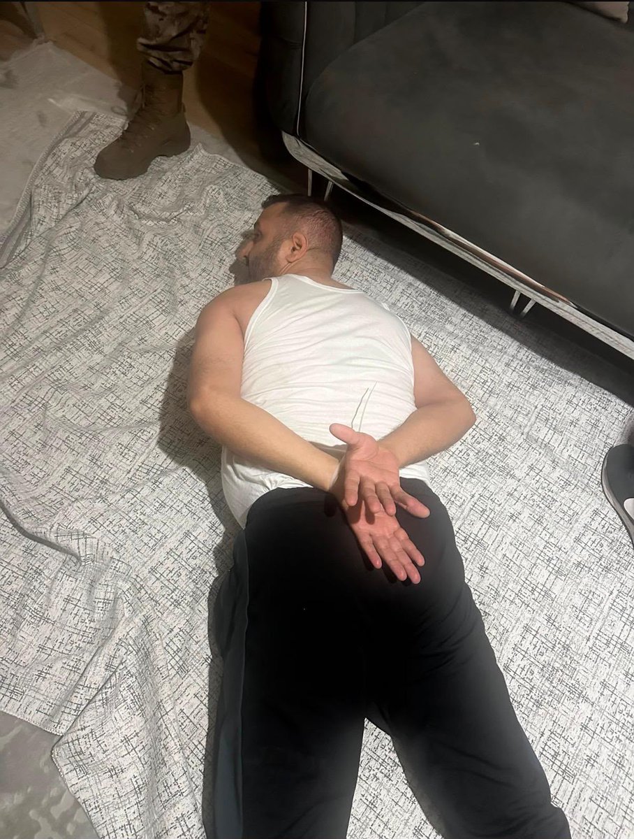 eminpazarci's tweet photo. 15 Temmuz gibi...
Pantolonları da indirilseymiş tam olacakmış!
FETÖ kapsamında 973 kişiye operasyon yapıldı. 170"i aktif kamu personeli. 269'u aranıyor.
Bitmiyorlar, bitmezler de...
FETÖ değersizlik demektir! Camide de meyhanede de karşınıza çıkabilirler. Bu yanıltmasın sizi. Ortak özellikleri alçaklıktır. Her türünü sergileyebilirler...