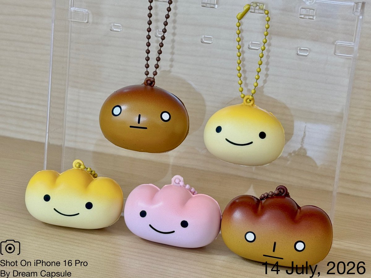dreamcapsuleCEO's tweet photo. 🌟新入荷ガチャ商品プレゼントCP🌟

むにっと触感がたまらない🍞
「こげぱん もっちり！フェイスマスコット」

フォロー&amp;RP(RT)していただいた方の中から抽選で2名様に全5種セットをプレゼント🎁
ドリカプへの入荷日とキャンペーン詳細は↓

#ドリームカプセル #ガチャ専門店 https://t.co/XCekqe3Ekf