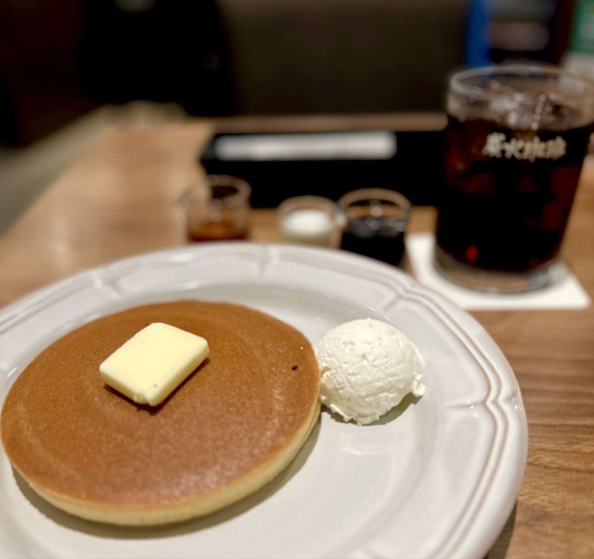 futaro0218's tweet photo. ライブ不足で枯渇した心をカフェで補う🫘
珈琲館のホットケーキが美味しいと言うので寄ってみた🥞本当めちゃ美味しい！ https://t.co/XjTxMSOlO1