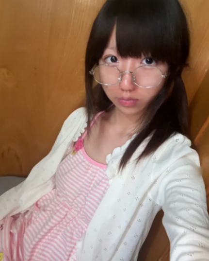 maoli1998's tweet photo. 有人會喜歡戴眼鏡的女生嗎？
平常都素顏戴眼鏡。
這樣是不是很扣分？ https://t.co/Y37FP8SkqV