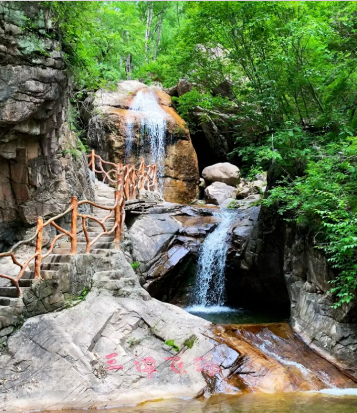 Shijiazhuangicc's tweet photo. 夏天的浪漫与清凉，都藏在石家庄驼梁的山野里~
All the romance and refreshing coolness of summer lie within the wilderness of Tuoliang, Shijiazhuang.
#Tuoliang #ShijiazhuangTravel #HebeiTourism #SummerEscape #MountainScenery #CoolSummer https://t.co/7rtjyLDDFd