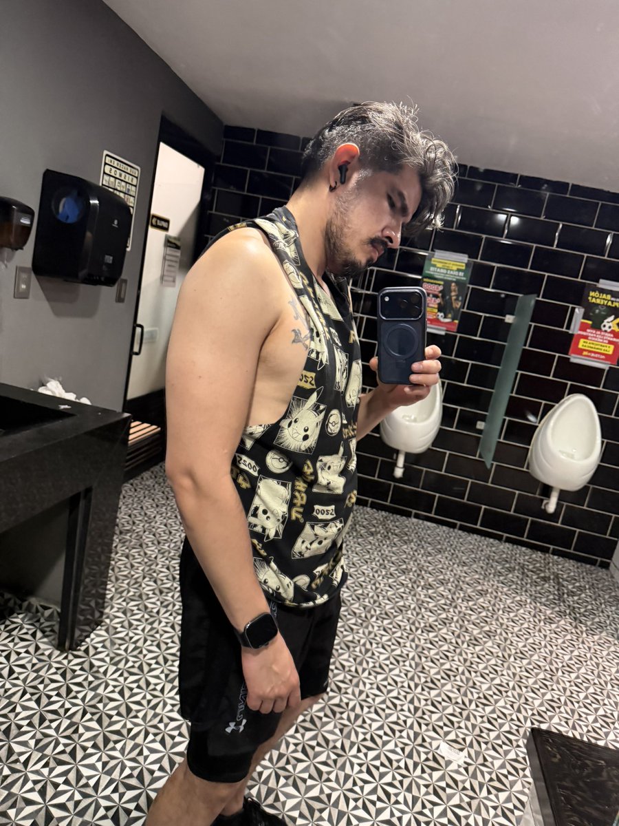 paganeithor's tweet photo. Tarde pero se entrenó… se dió todo https://t.co/JXHykiSrsI