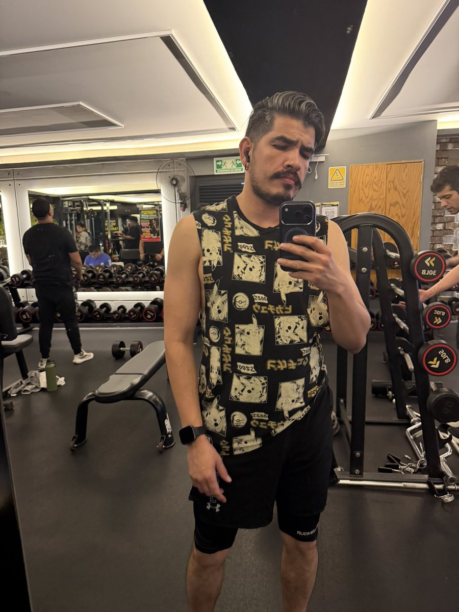 paganeithor's tweet photo. Tarde pero se entrenó… se dió todo https://t.co/JXHykiSrsI