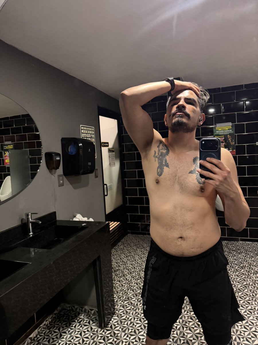paganeithor's tweet photo. Tarde pero se entrenó… se dió todo https://t.co/JXHykiSrsI