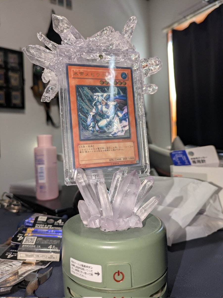 mofukoubou's tweet photo. 氷帝メビウスをイメージしたカードディスプレイを制作しました❄️
氷の結晶は透明感を大事にして、あえて無着色にしています。
感想をもらえたら嬉しいです！ https://t.co/C0JIfhMvkO
