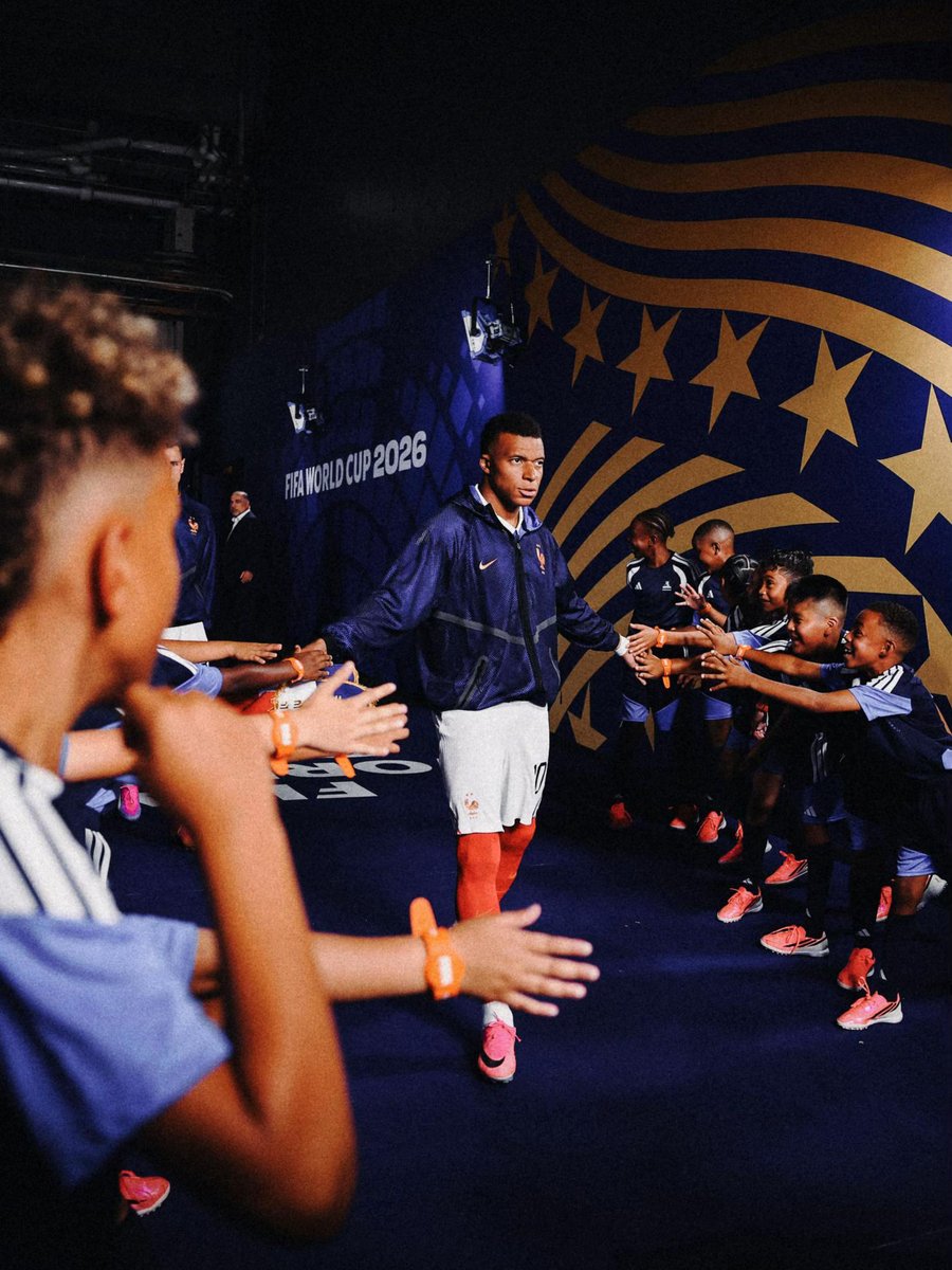 vsrsus's tweet photo. World Cup Mbappé is a different aura. https://t.co/33lCtVUrh0