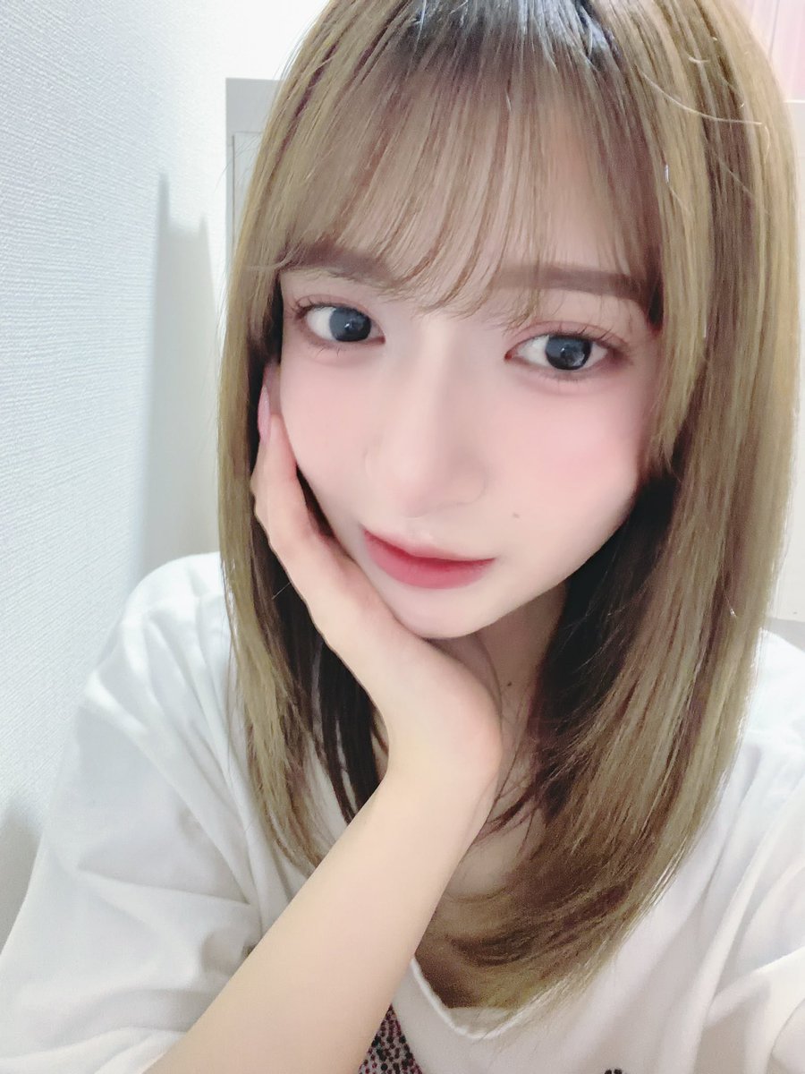 _sakurawakana_'s tweet photo. フィルターのせいなのか思ってるより色落ちしてるのか分からないけどめっちゃプリンになってきてるのは気になるな https://t.co/mTIgMvQl3O