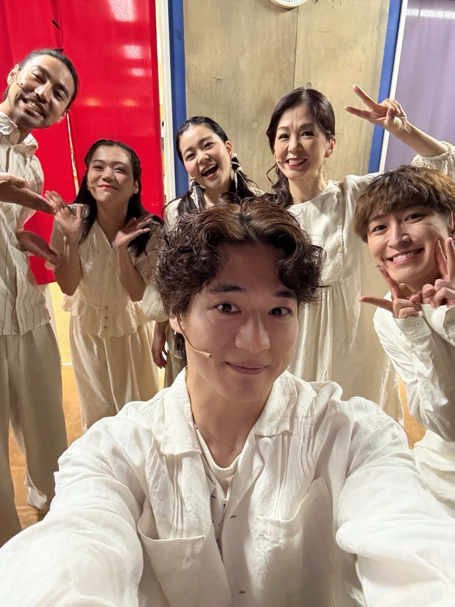 KentoTomioka_78's tweet photo. 3日目昼公演終わりました！！
今日はスワンさんこと白鳥光夏さんの初日！🦢
夜公演は18時半〜、アフタートークもあり〼。劇場でお待ちしておりまーす！！🫶

#イソップ https://t.co/UtwUknOqgg
