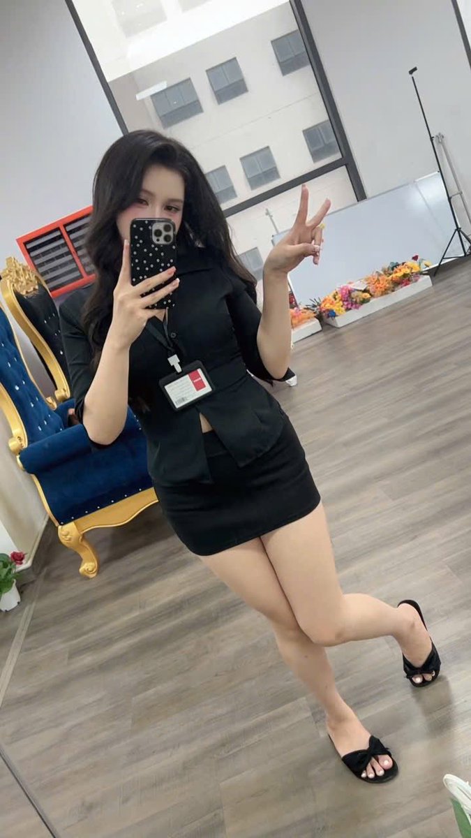 mrdeepv02's tweet photo. Em bé sinh viên TDTU cần tiền ae có như cầu nhắn tớ https://t.co/R3QcOVnfnN