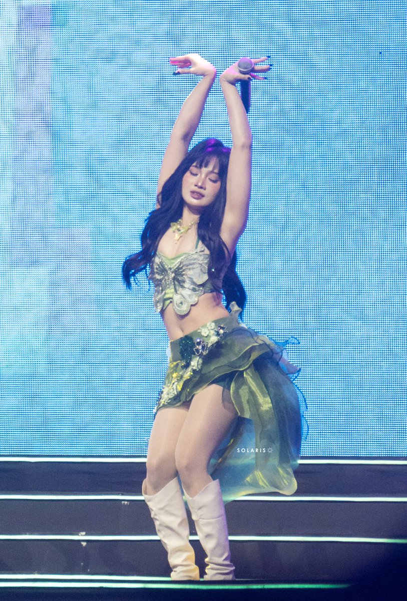 solarisstell's tweet photo. 071126 #KAIA_ALEXA at Puregold OPM Generations Con 2026  

I must say 💯💯💯💯  fairy alexa peak fit

KAIA AT PUREGOLD OPMCON
#kaia #PuregoldxKAIA #AlwaysPanalo @KAIA_Members https://t.co/xHeoATFkSi