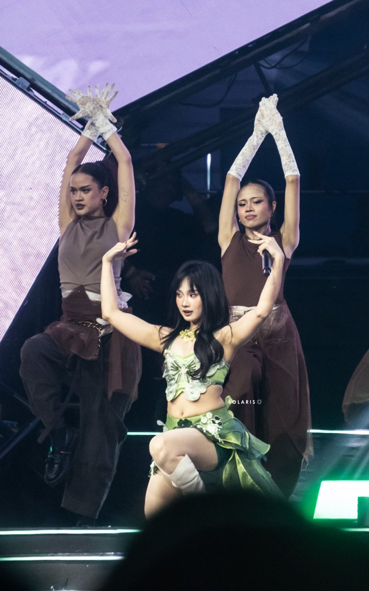solarisstell's tweet photo. 071126 #KAIA_ALEXA at Puregold OPM Generations Con 2026  

I must say 💯💯💯💯  fairy alexa peak fit

KAIA AT PUREGOLD OPMCON
#kaia #PuregoldxKAIA #AlwaysPanalo @KAIA_Members https://t.co/xHeoATFkSi