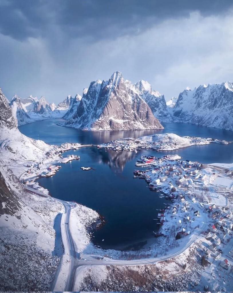 Kihenjo55's tweet photo. Lofoten islands, Norway 🇳🇴 https://t.co/m5Hg8T2pV7