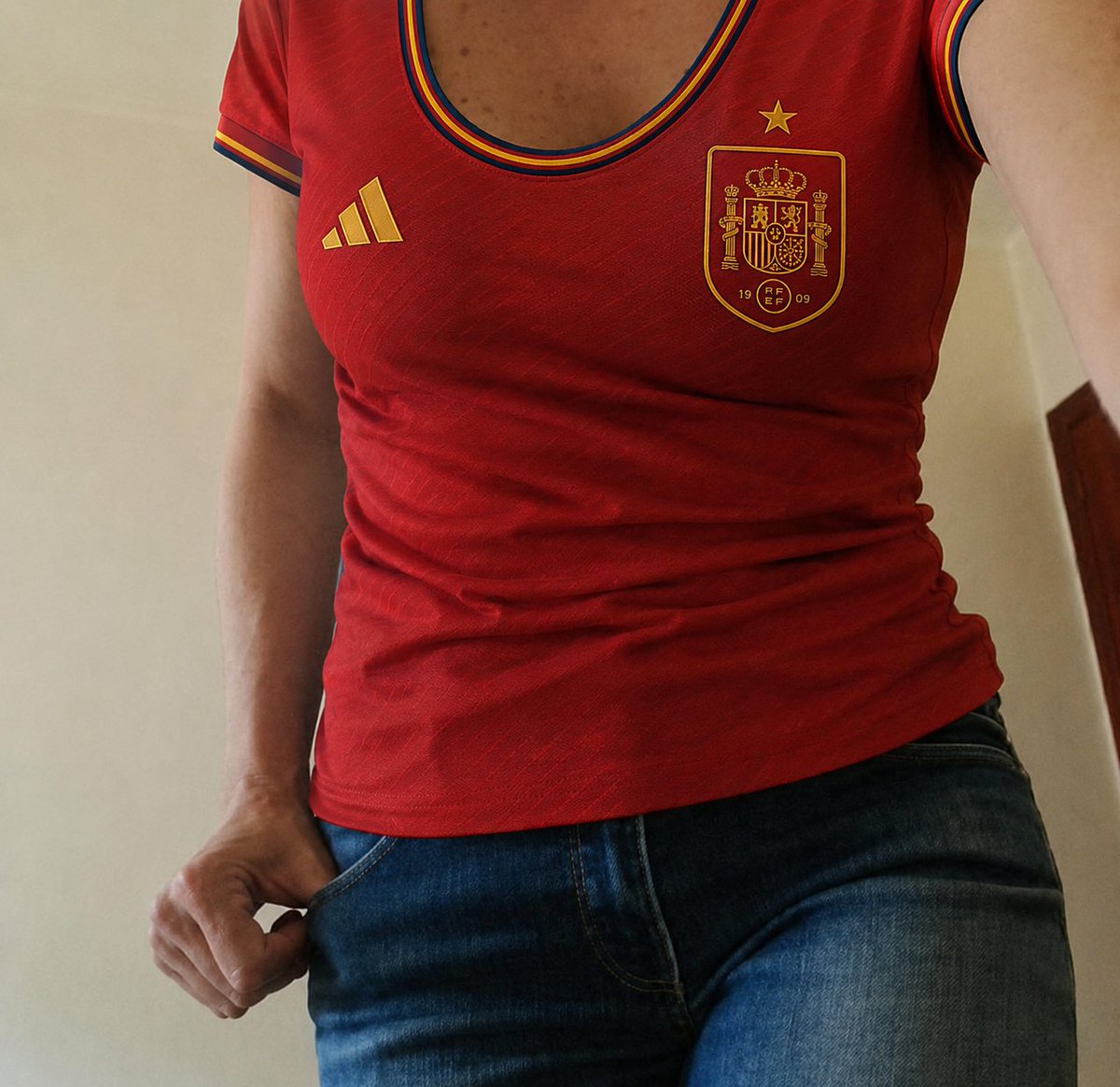 Marijosesanz73's tweet photo. Hoy tod@s con la Roja 🇪🇸💪😁😁🇪🇸🇪🇸
Hoy tod@s con #España 🇪🇸 🇪🇸🇪🇸 💪💪😃⚽️
#MundialDelFútbol2026
#España 

BuenoS díaS !!!
Feliz #Martes 🔆☕️😁 https://t.co/VMh9LbKoqr
