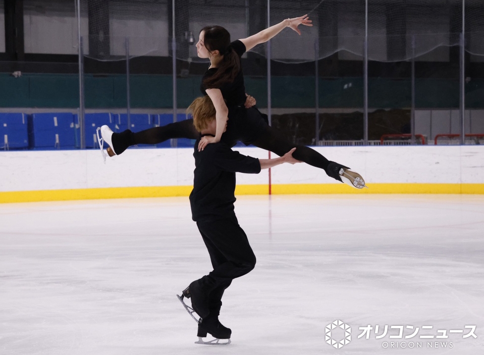 oricon's tweet photo. “しょまりん”宇野昌磨＆本田真凜
アイスダンスチーム結成後初の公開練習⛸️
「クリムキンイーグル」が2人バージョンに
⠀
📸写真多数
https://t.co/RY60yVfA9Z
⠀
#しょまりん https://t.co/SnddKK8s75