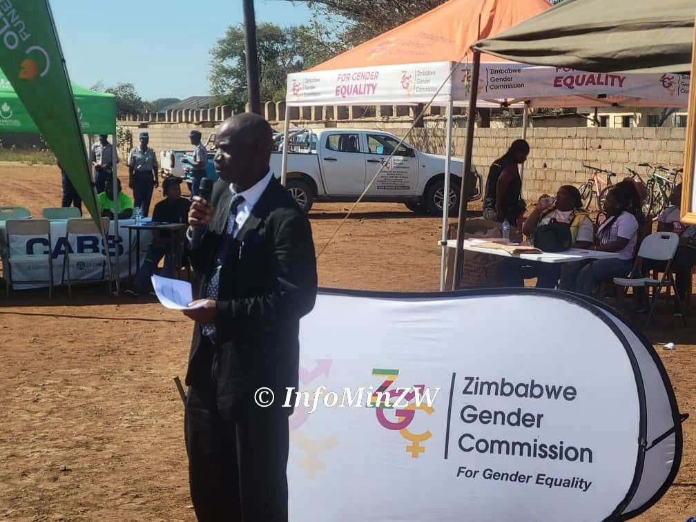 BrightonMo64770's tweet photo. The Zimbabwe Gender Commission held the Manicaland Provincial Male Symposium at Checheche Growth Point in Chipinge District, rallying around the theme: "Real Men Choose Equality, Not Drug and Substance Abuse."
#NoToDrugs https://t.co/b2rLKqQLf1