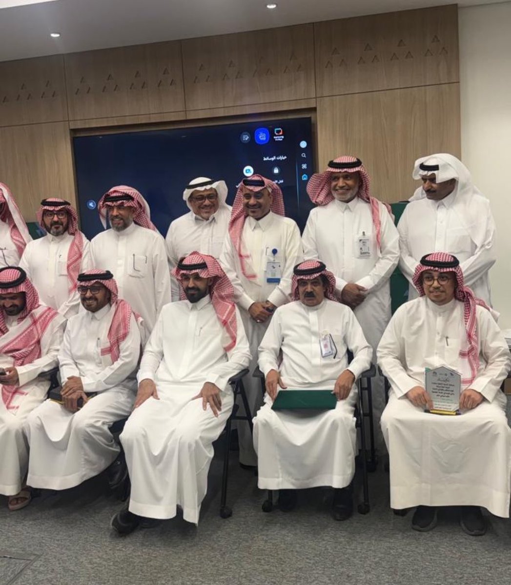 yos1444's tweet photo. الحمدلله تم بحمد الله وتوفيقه
إقامة ورشة "كيف تستثمر إجازتك"
تنظيم: فعالية المجتمع
تقديم: الدكتور تركي فهد العيار
يوم الإثنين 13-7-2026
في القاعة المجتمعية بمكتب مدينتي النفل
شكراً للحضور الكريم 💐 https://t.co/rDU6yYYDNK