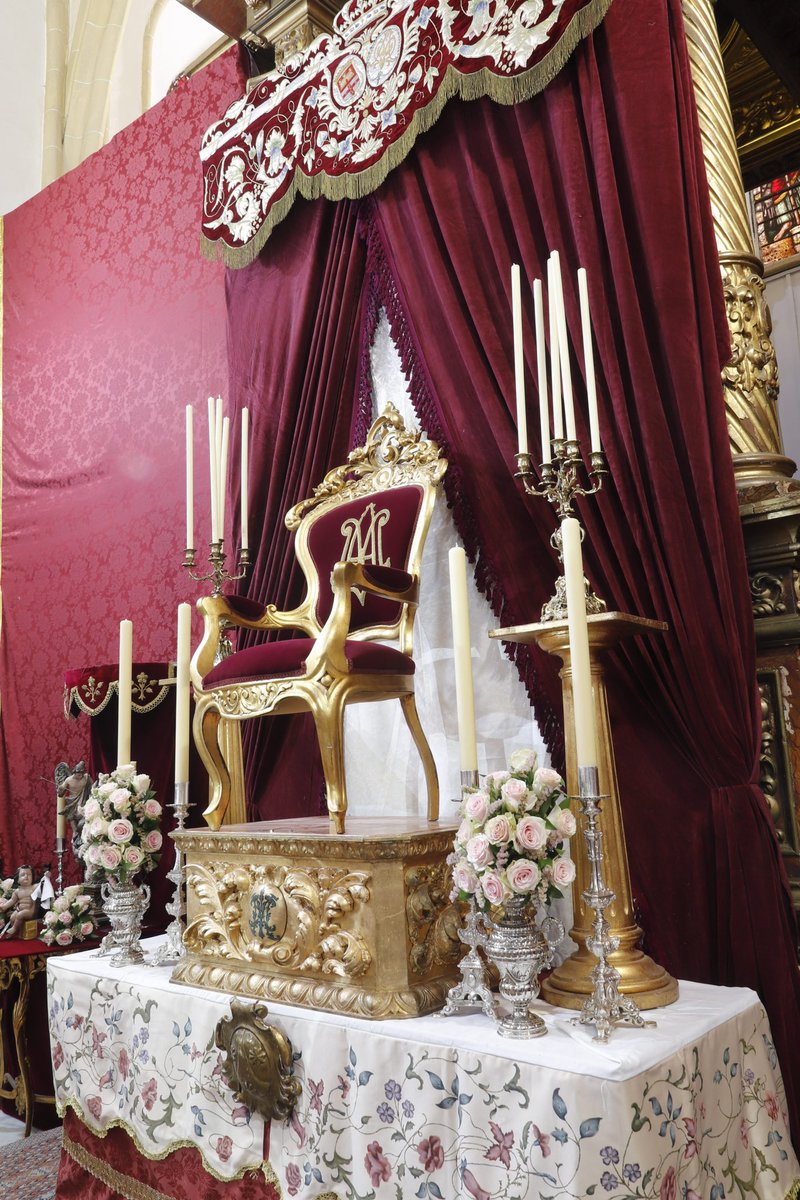 Hdad_CarmenSGil's tweet photo. 🟤⚪️ VENERACIÓN A LA SANTÍSIMA VIRGEN DEL CARMEN

El Flos Carmeli (Flor del Carmelo) es un antiguo himno del siglo XIII atribuido a San Simón Stock y el canto más representativo de la Orden del Carmen.

La Santísima Virgen se nos presenta con su hábito carmelita y sus preseas https://t.co/vY3Lvjl0lQ