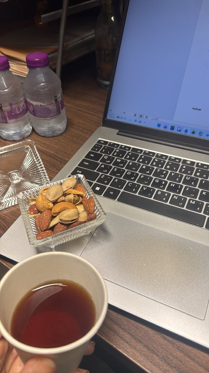 Dwx90_'s tweet photo. اليوم عندي موعد وعلى هالاساس ما بدوام بس أمي قالت داومي وبعدين روحي موعدك 🙂

ما طلبتي شي 🤍 https://t.co/BT6hDKLRns