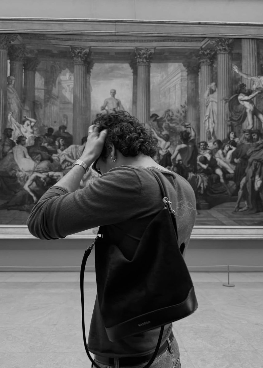 itmaybecold's tweet photo. imagine a hollanov date at the louvre.. shane would be overstimulated asf, trying and failing to understand the map whilst getting distracted by the architecture. Ilya would be bouncing through rooms and end up lost in the mona lisa mosh pit. They’d share A Look at michelangelo’s dying slave.. and they’d buy a puzzle at the gift shop for david