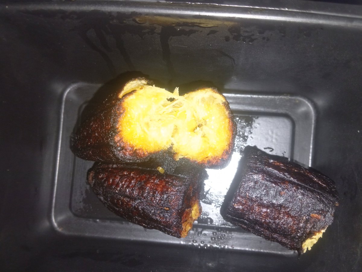 omoobastudios's tweet photo. I frew some plantain today 😭😭 https://t.co/15yyjVDhGJ