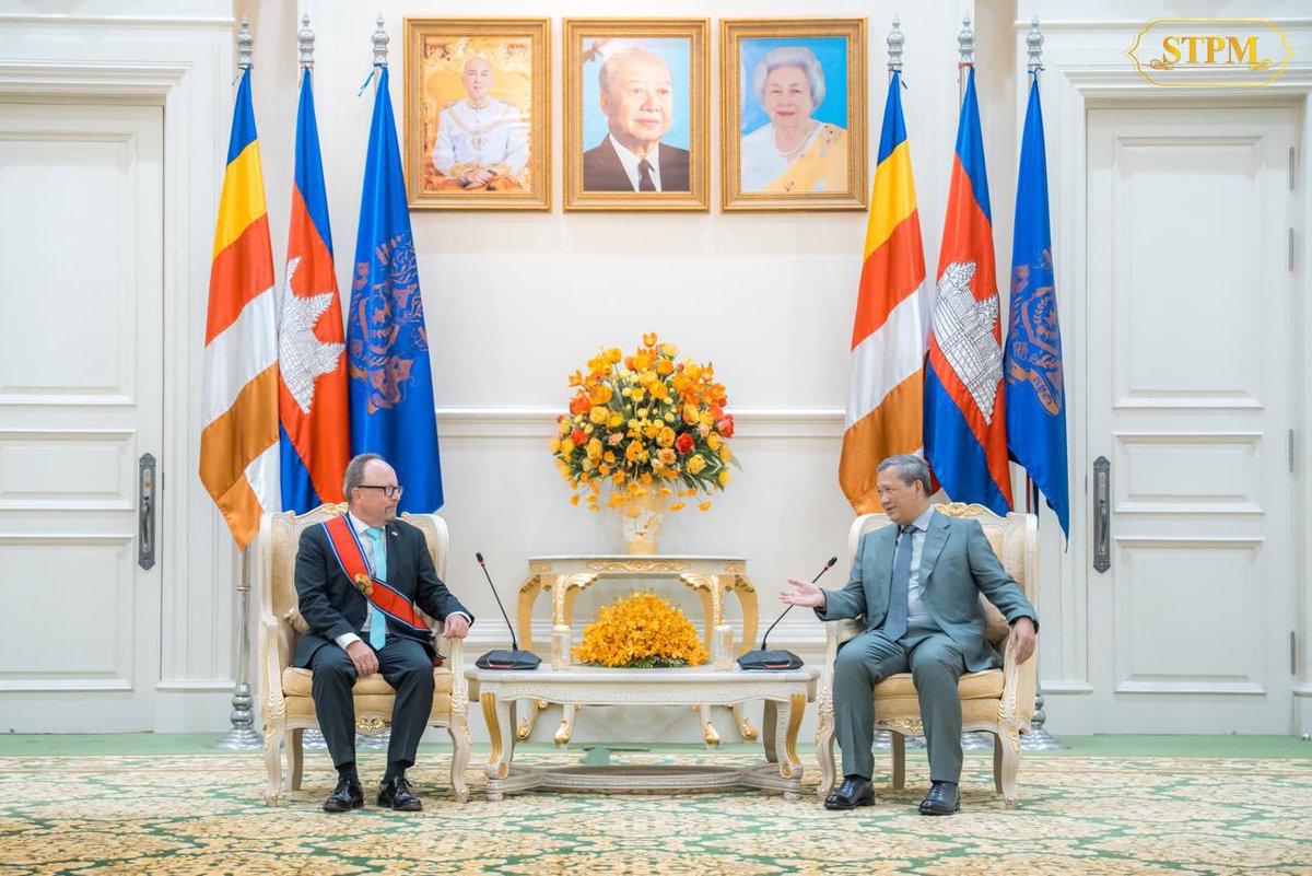 Dr_Hunmanet_PM's tweet photo. ជួបជាមួយ ឯកឧត្តម Stefan Messerer ឯកអគ្គរដ្ឋទូតវិសាមញ្ញ និងពេញសមត្ថភាព នៃសាធារណរដ្ឋសហព័ន្ធអាល្លឺម៉ង់ ប្រចាំព្រះរាជាណាចក្រកម្ពុជា ក្នុងជំនួបសម្តែងការគួរសម និងជម្រាបលា នៅវិមានសន្តិភាព។

រាជធានីភ្នំពេញ រសៀលថ្ងៃអង្គារ ទី១៤ កក្កដា ឆ្នាំ២០២៦

Receiving a farewell call from His Excellency Stefan Messerer, Ambassador Extraordinary and Plenipotentiary of the Federal Republic of Germany to the Kingdom of Cambodia, at Peace Palace. 

Phnom Penh, Tuesday afternoon, 14 July 2026

#ហ៊ុនម៉ាណែត #Hunmanet #កម្ពុជា #cambodia #សន្តិភាពនៅកម្ពុជា #Peaceincambodia