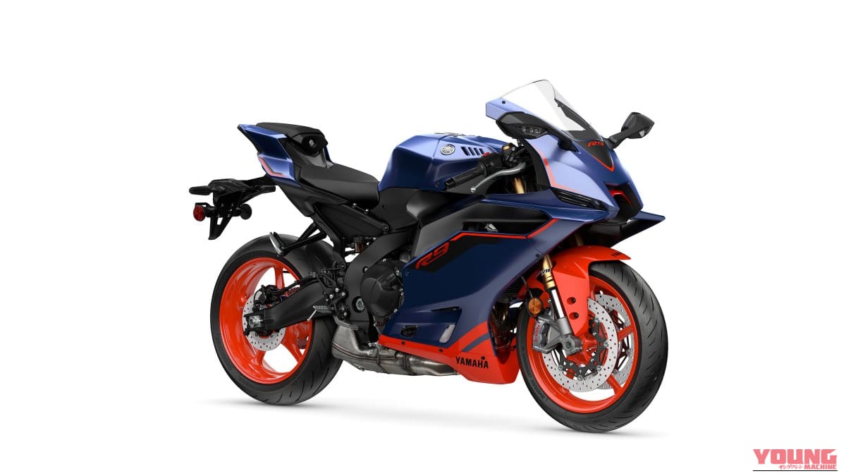motospo_'s tweet photo. 最軽量フレームとブレンボの融合。斬新な新色ブルー×レッドが加わったヤマハ「YZF-R9」2027年モデルが北米で登場
https://t.co/1MWloo6ecB

スーパースポーツの走りとストリートでの扱いやすさを高度に融合させ、世界中のライダーから熱狂的な支持を集めるヤマハの「YZF-R9」。その2027年モデルが、北米市場にていち早く発表された。主要スペックや価格は前年モデルを踏襲しつつ、ファンの度肝を抜く斬新なニューカラーを追加。