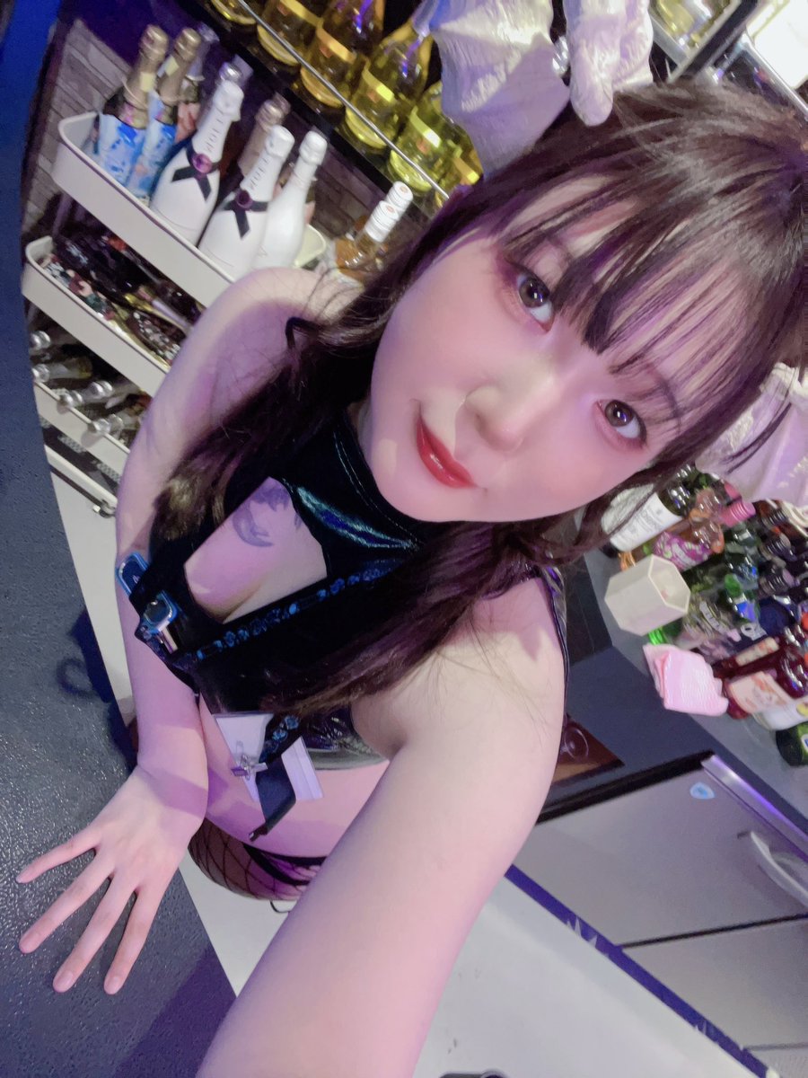 WingsSuccubus's tweet photo. 😈Succubus Angel Wingsオープンしてます😈

🖤本日のサキュバス🖤
💜ゆの@yunomaru_SW 
💜さくや　@sakuyays86 
❤️あんちゃん@anchan__KM 
❤️くうり@Kuuri_RS 
🌙あのね　@an0ne_wings
🌙かおるね　@kaorune_wings 

くるみら、龍幻からの留学始まってます❤️
ランダムバッチプレゼント🎁
スタンプラリーもあります♡

限定フード
もずくキムチ500lp

☁️オススメシーシャ☁️
デーモンさんのさっぱりMIX

営業時間⏰17:00~1:00

本日もご来城お待ちしております🎶