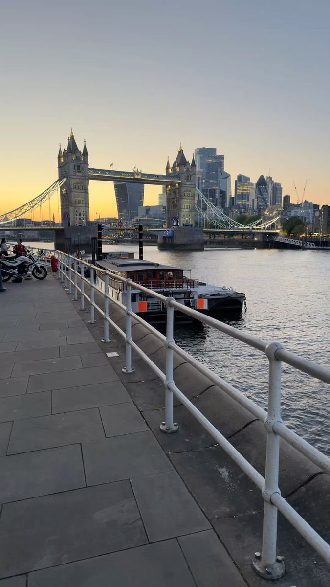 are8492's tweet photo. 📍Tower Bridge, London💫
   
  🌉 Tower Bridge blends timeless Victorian elegance with brilliant engineering, standing proudly over the River Thames
🇬🇧 Its iconic twin towers and opening bridge make it one of London's most breathtaking and recognizable landmarks https://t.co/lg1Hno536j
