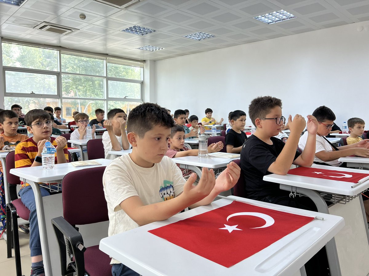 GSB_ErbaaGM's tweet photo. 15 Temmuz Demokrasi ve Millî Birlik Günümüzün 10. yılında, tüm şehitlerimizi rahmetle, bu ülke için canını ortaya koyan kahraman gazilerimizi saygı ve minnetle anıyoruz. 🇹🇷 https://t.co/BlbSN3FVJp