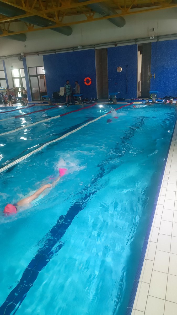 GSB_Manisa's tweet photo. Saruhanlı’da kulaçlar geleceğe atılıyor! 🏊‍♀️🏊‍♂️

Yüzme Bilmeyen Kalmasın projesi kapsamında çocuklarımız, antrenörlerimiz eşliğinde yüzme öğreniyor; suyla güvenle buluşmanın keyfini yaşıyor. 📍 Saruhanlı https://t.co/nsMJCWilfZ