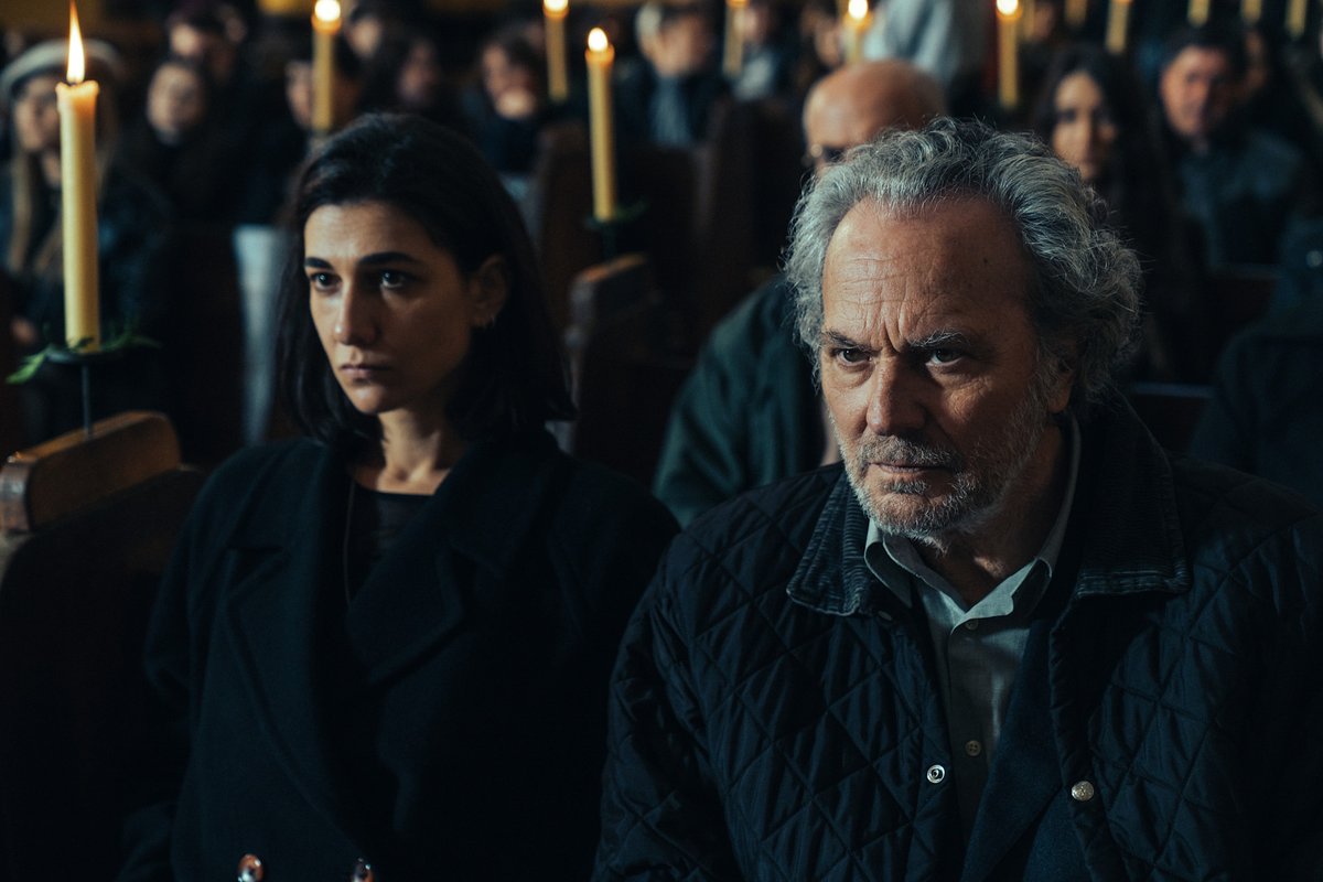 teleaudiencias's tweet photo. Netflix estrena hoy la película 'Los creyentes'. Un thriller protagonizado por José Coronado y Stephanie Magnin, que se adentra en un terreno psicológico marcado por la sospecha, la tensión familiar y las teorías conspirativas. https://t.co/rU2uxcvBnq https://t.co/xPHdeeESr0