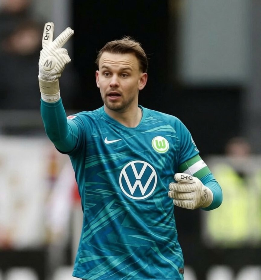 RoodWitRadar's tweet photo. 🚨🧤🇩🇪 Timon #Wellenreuther is persoonlijk rond met #VFLWolfsburg! 🟢⚪

> #Feyenoord verlangt om en nabij de 4 miljoen voor de Duitse doelman. 

> Partijen binnenkort aan tafel om een akkoord rond te krijgen

Snel meer.. https://t.co/6XQRqxIjNw
