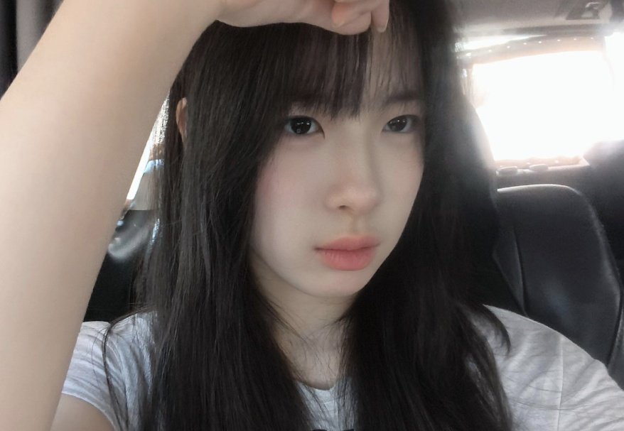 Heidi_JKT48's tweet photo. my bangs aren't listening to me 🫩🫩 https://t.co/pzkixtKLIC