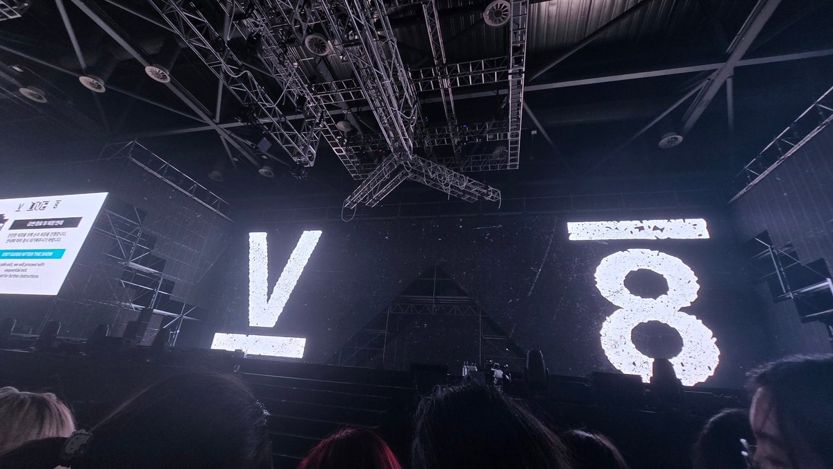 xx02478635147's tweet photo. V8 Live-Goyang https://t.co/DPnkj1ItGW