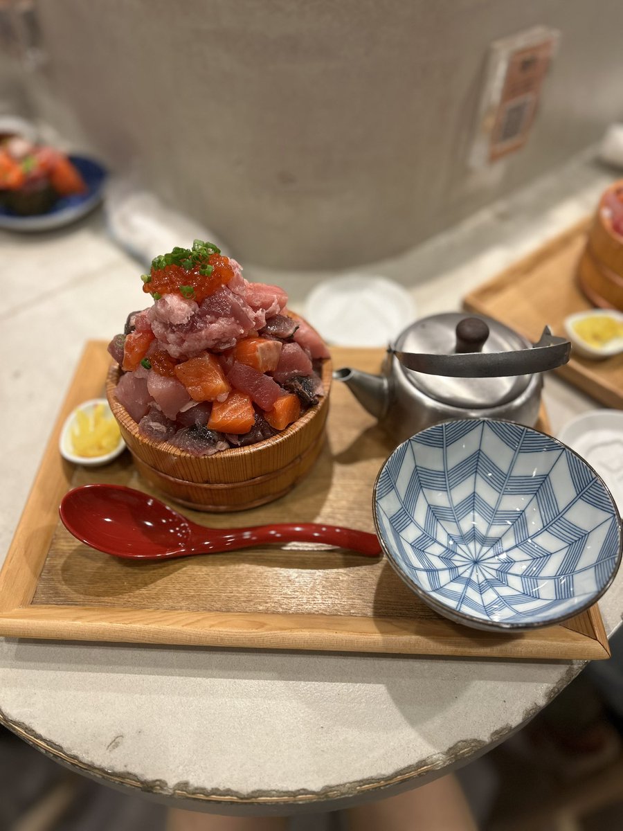 __hlq7_'s tweet photo. 🗼行った時の〜！！
カンジャンケジャン大優勝すぎた🦀
1枚目このボリュームで1700円とかなのにお米おかわりし放題なの強すぎる、具が余りまくるっていう贅沢堪能したඉ́  ̫ ඉ̀🩷 https://t.co/5MAvWsBFrX